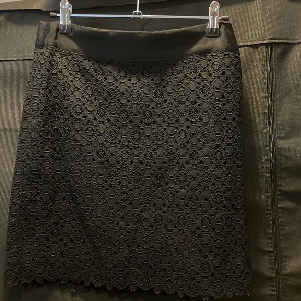 Forever 21 lace pencil skirt - black